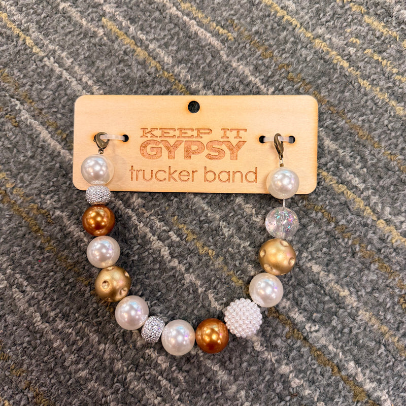 KIG PEARL/GOLD CHAIN HAT CHARM