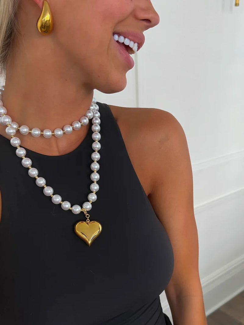 ChanSutt WRAP AROUND PEARL HEART NECKLACE